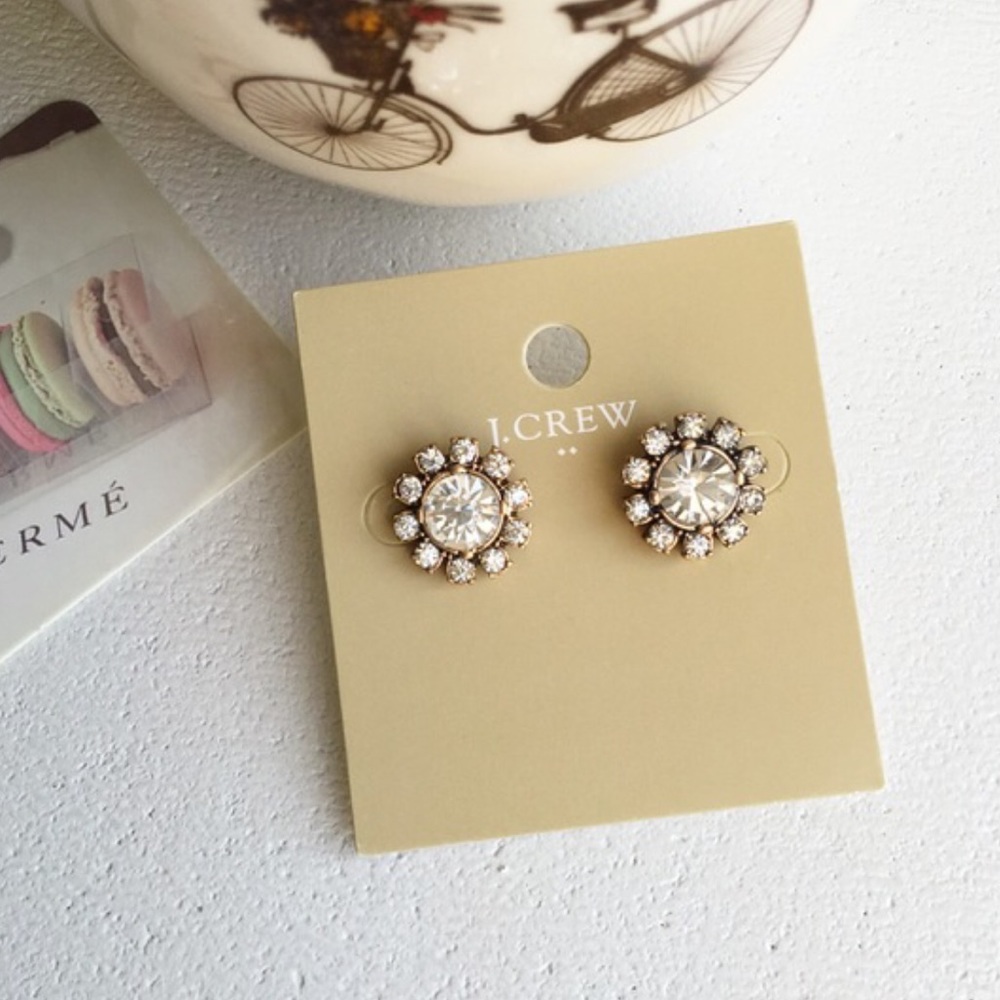 Cute J. Crew  crystal round studs